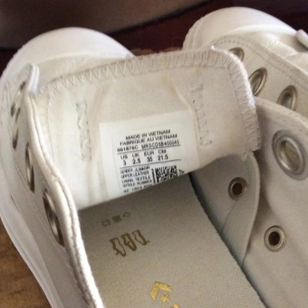 Converse Chuck Taylor Big Eyelets Ox Leather Shoes